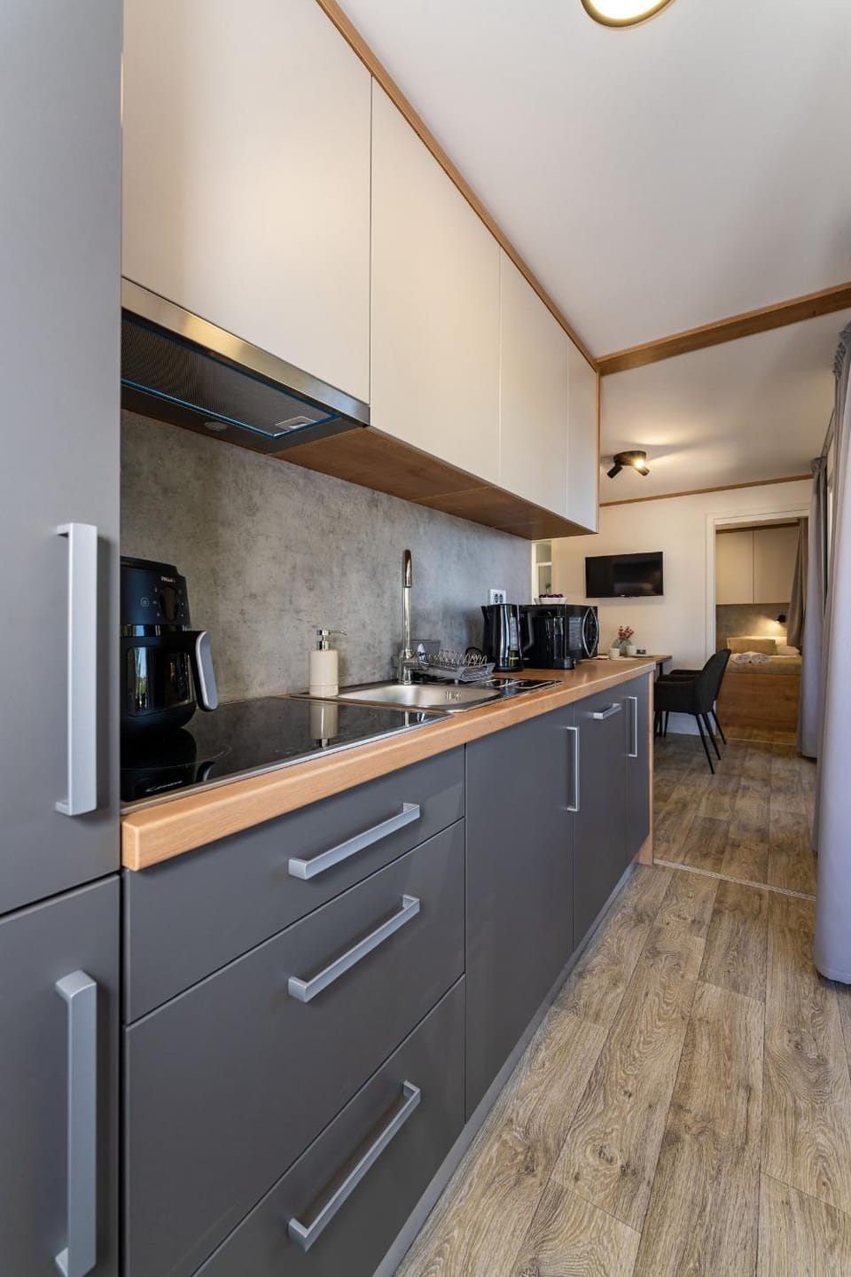 Kitchen or kitchenette, oven, stove