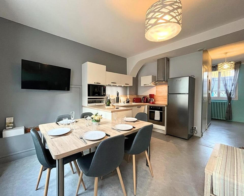 Au Coeur d'Amboise - Terrasse privée/climatisation Apartment in Amboise