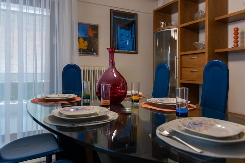 Blue Verve Premium 2 bedroom Retreat Apartment in South Athens