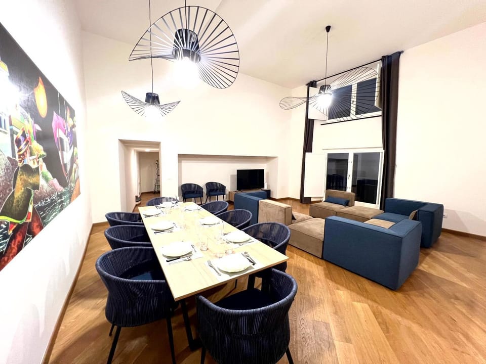 TV and multimedia, Living room, Dining area