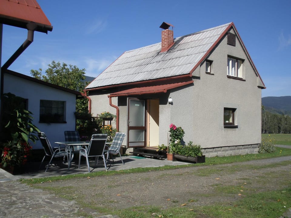 Property building, Garden