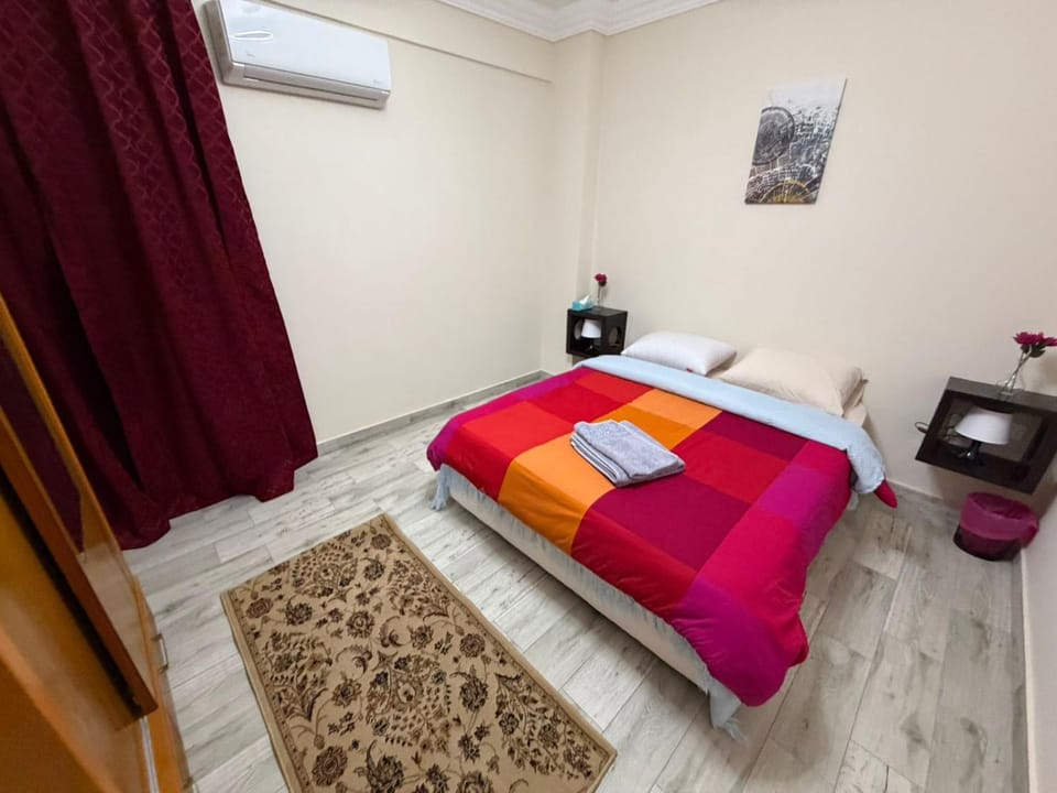 Bed, Bedroom, towels, air conditioner