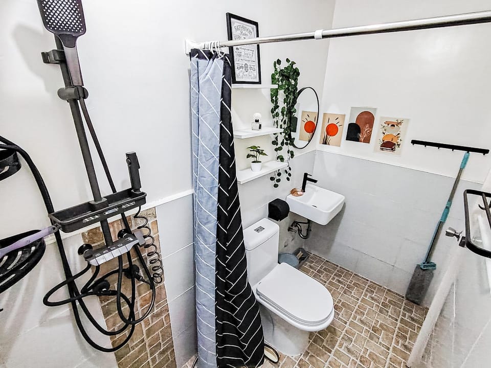 Shower, Toilet, Bathroom