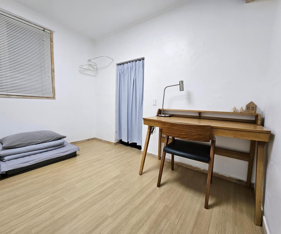 Seating area, Bedroom