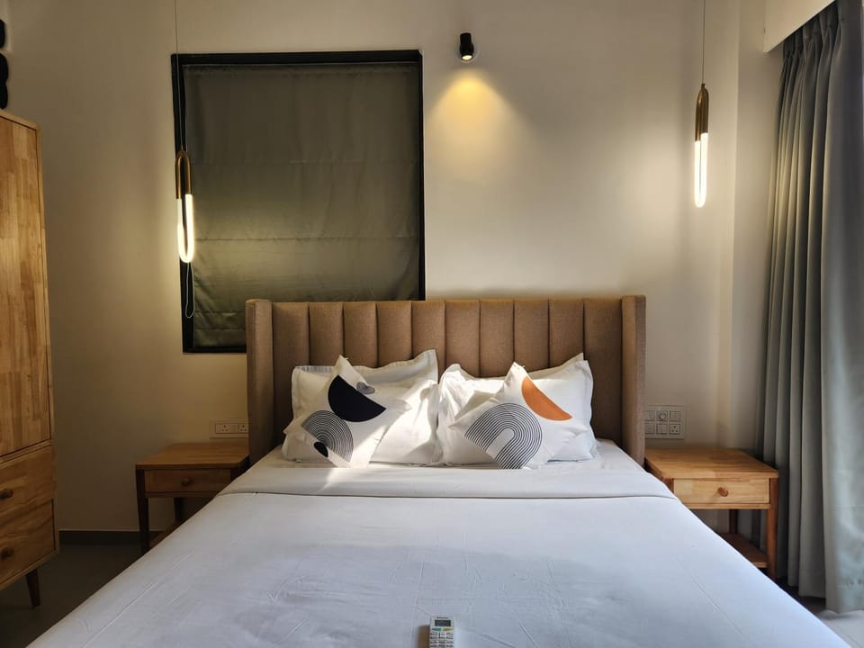 Photo of the whole room, Bedroom