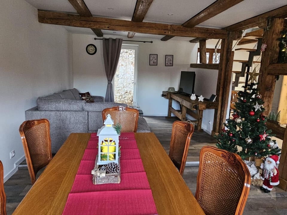 Communal lounge/ TV room, Dining area