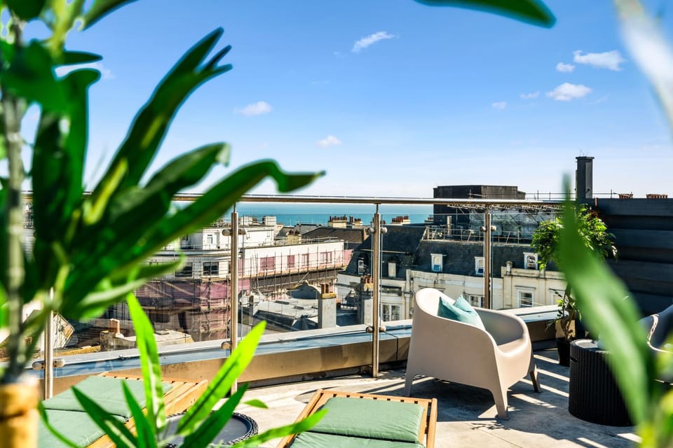 Day, Natural landscape, View (from property/room), Balcony/Terrace, City view, Sea view