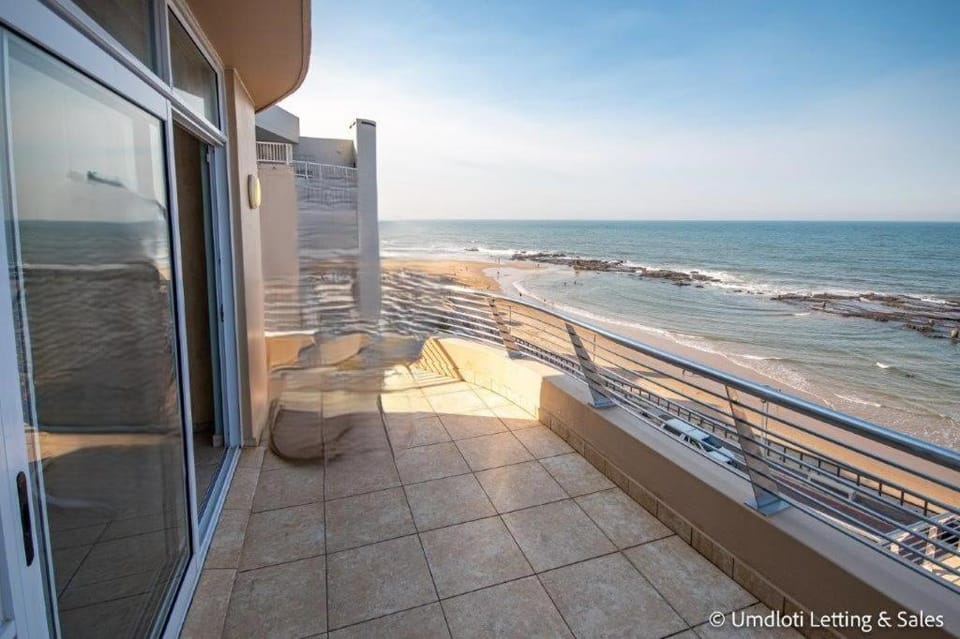 Patio, Day, Natural landscape, View (from property/room), Balcony/Terrace, Beach, Sea view
