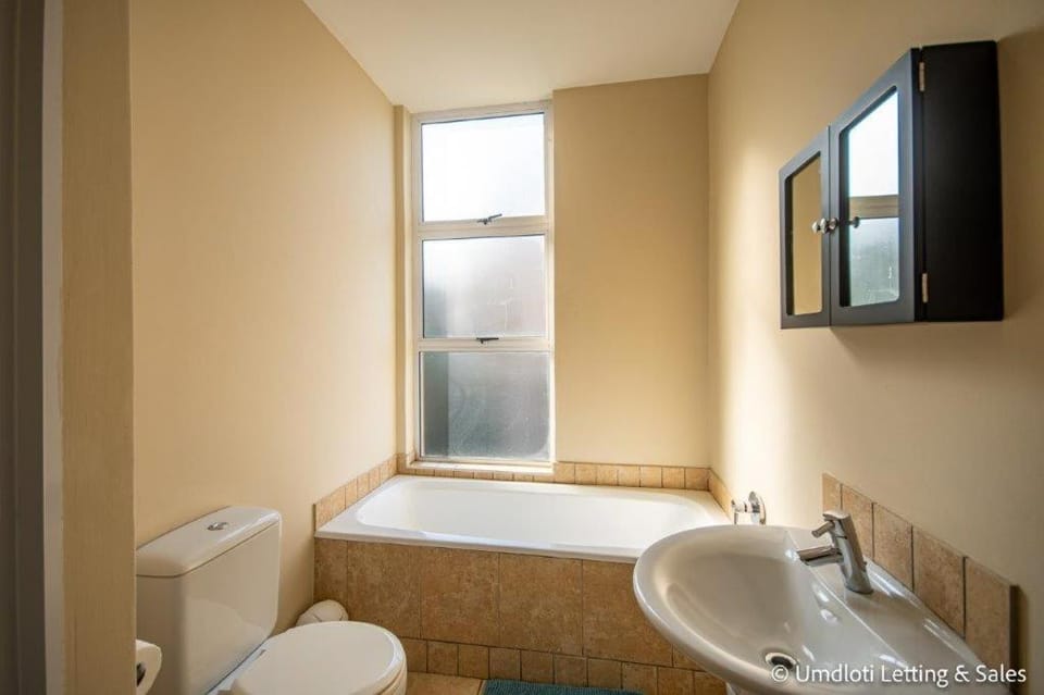 Toilet, Bathroom, Bath