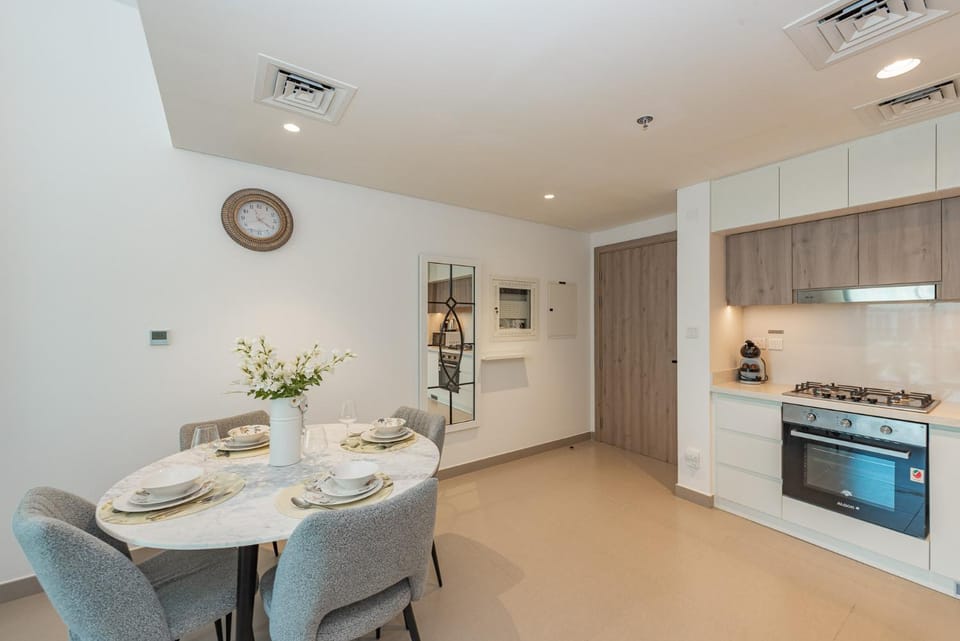 VayK - Brand New 1BR in Dubai Hills Apartment in Dubai