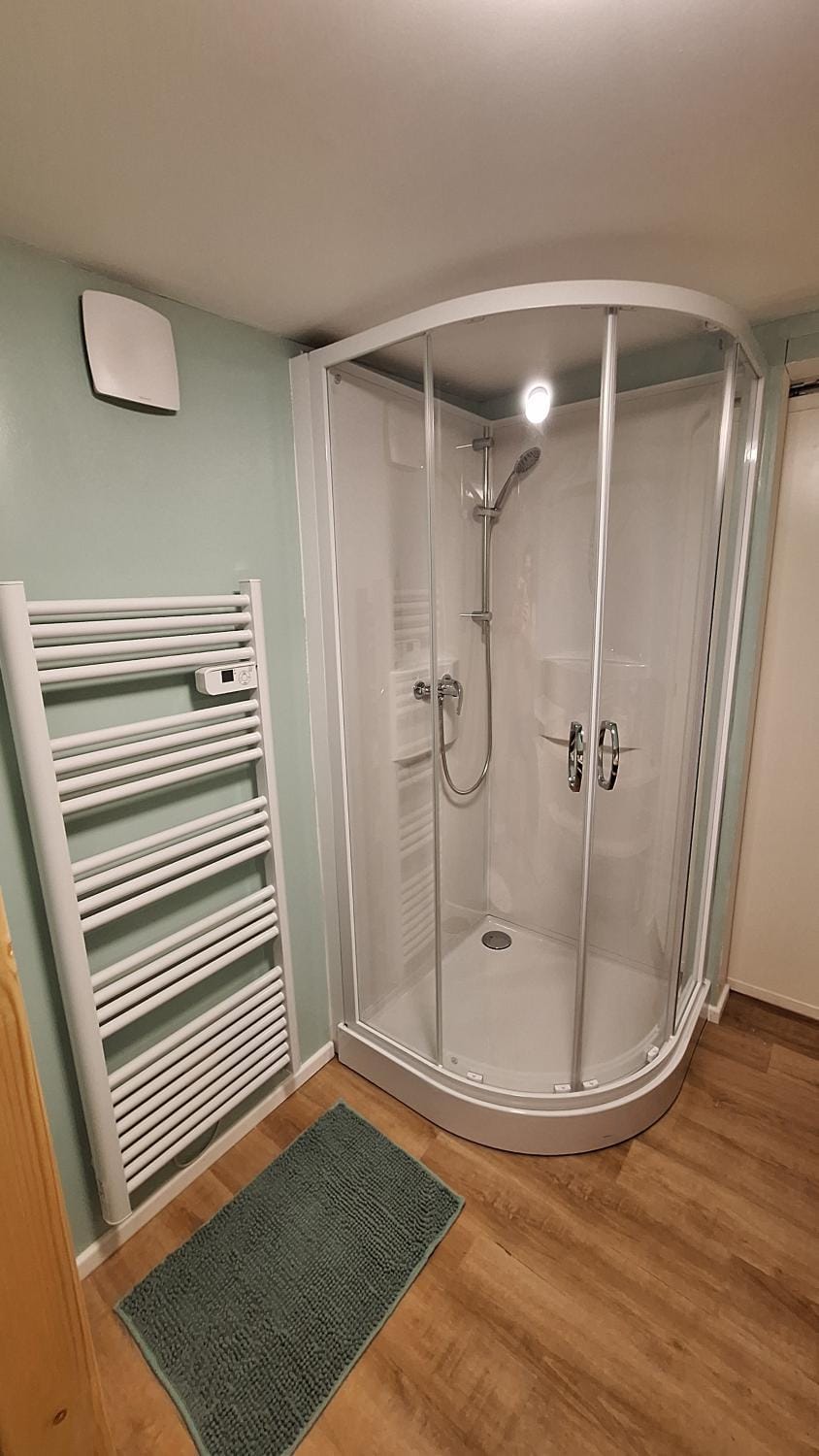 Shower, Bathroom