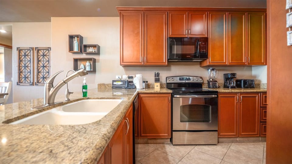 Coffee/tea facilities, Kitchen or kitchenette, dishwasher, stove, toaster, kitchen