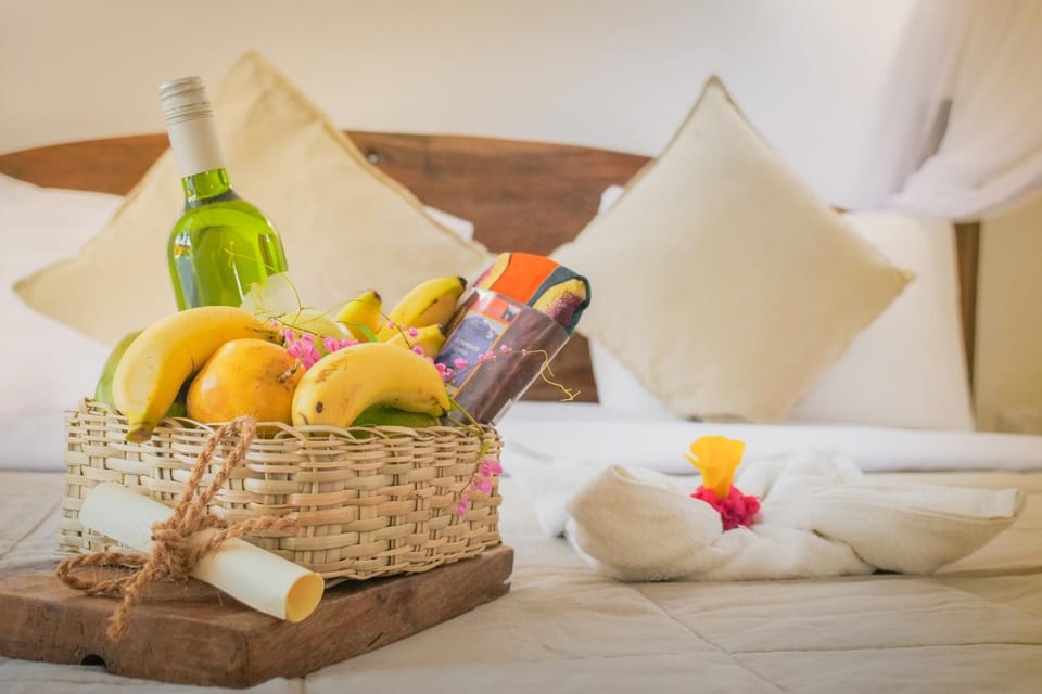 Bed, Food and drinks, Bedroom