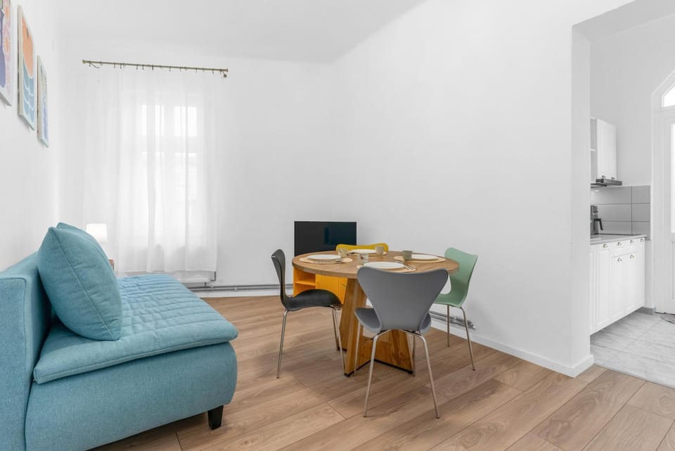 Kitchen or kitchenette, Living room, Seating area, Dining area, minibar, oven