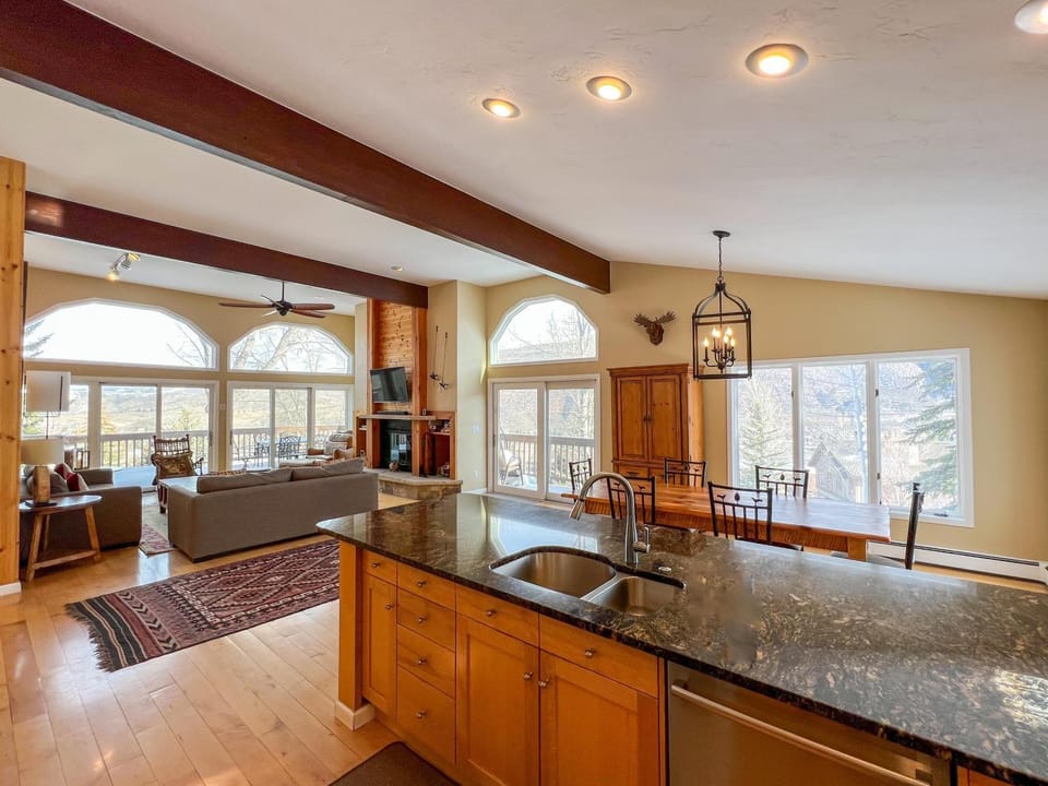 734E Eagle Dr House in Eagle County