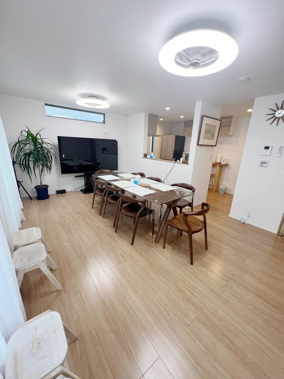 Kitchen or kitchenette, Living room, Dining area