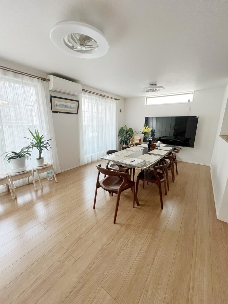 Kitchen or kitchenette, Living room, Dining area