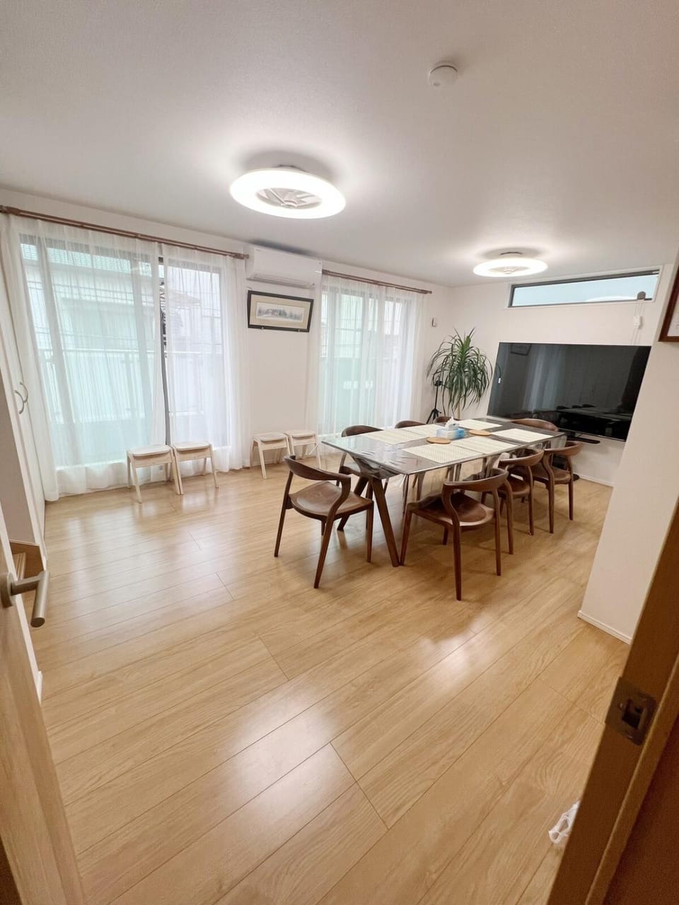 TV and multimedia, Living room, Dining area