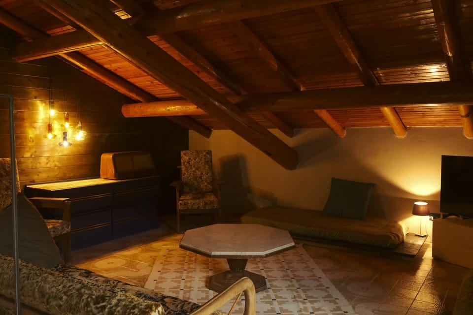 Communal lounge/ TV room