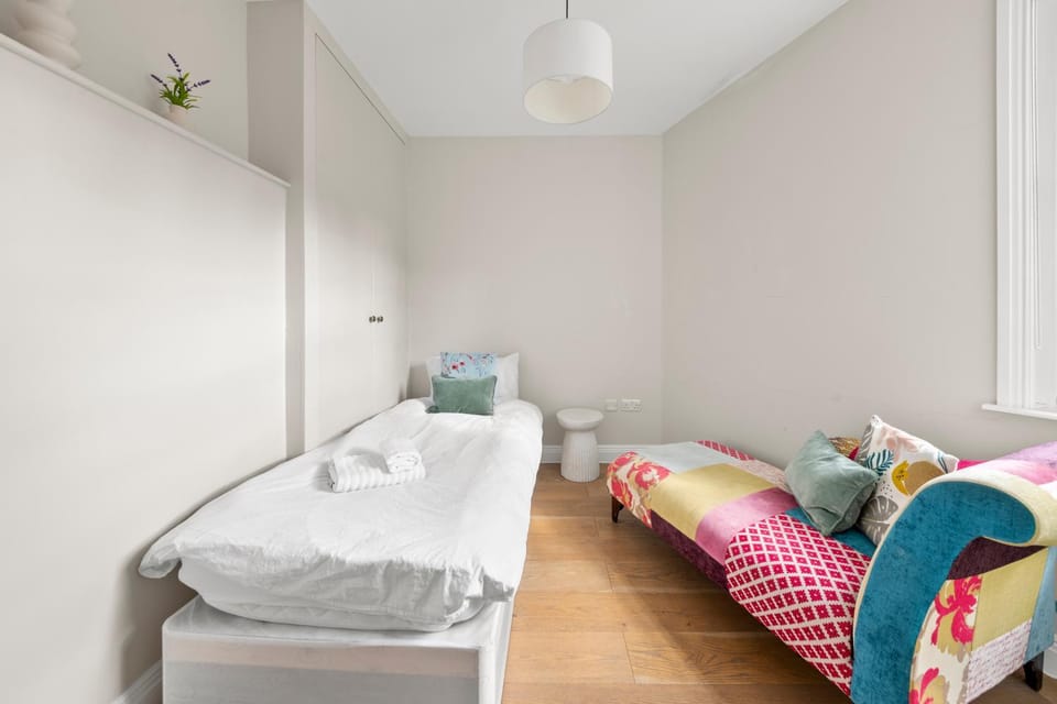 Central Kings Cross modern house with free parking House in London Borough of Islington