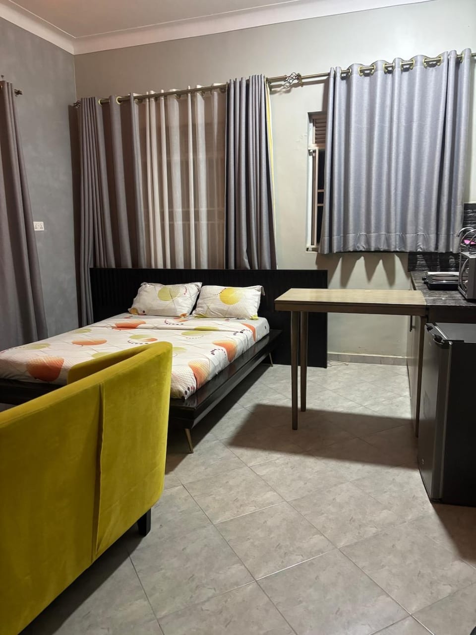 Studio Apartment near Shell Bunga, King Ceasor University Apartment in Kampala