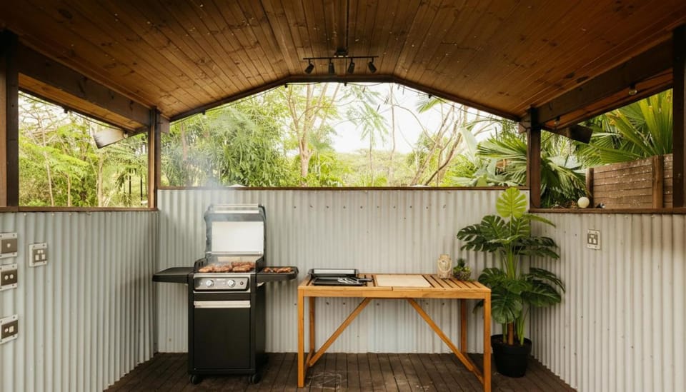 Seednest 7 bedroom beach house Pool &Game Room House in Cairns