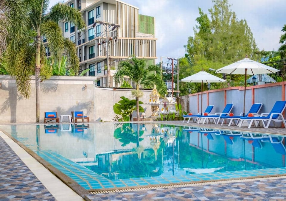 Pool view, Swimming pool