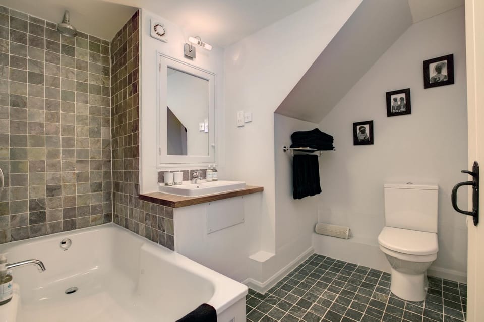 Bathroom, Bath