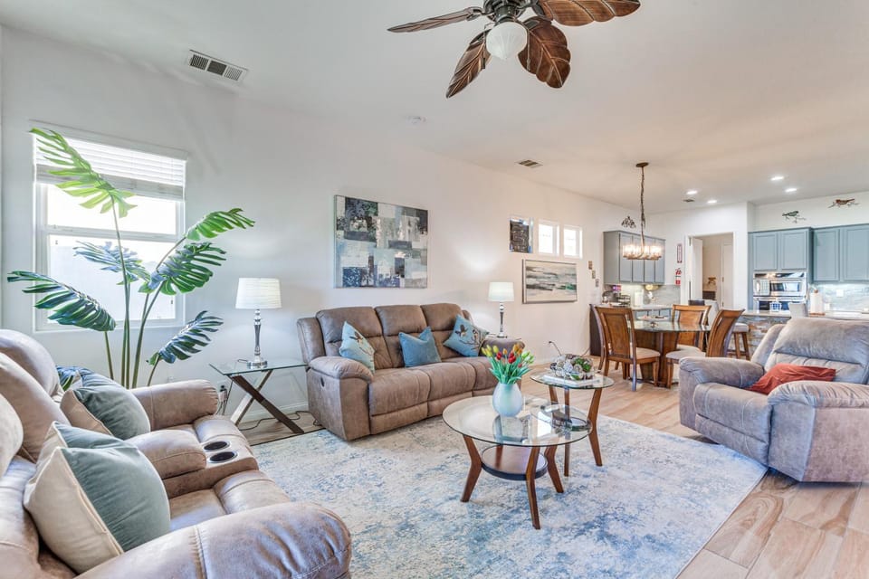 On Golf Course: Quiet Indio Home w/ Pool Access! House in Indio