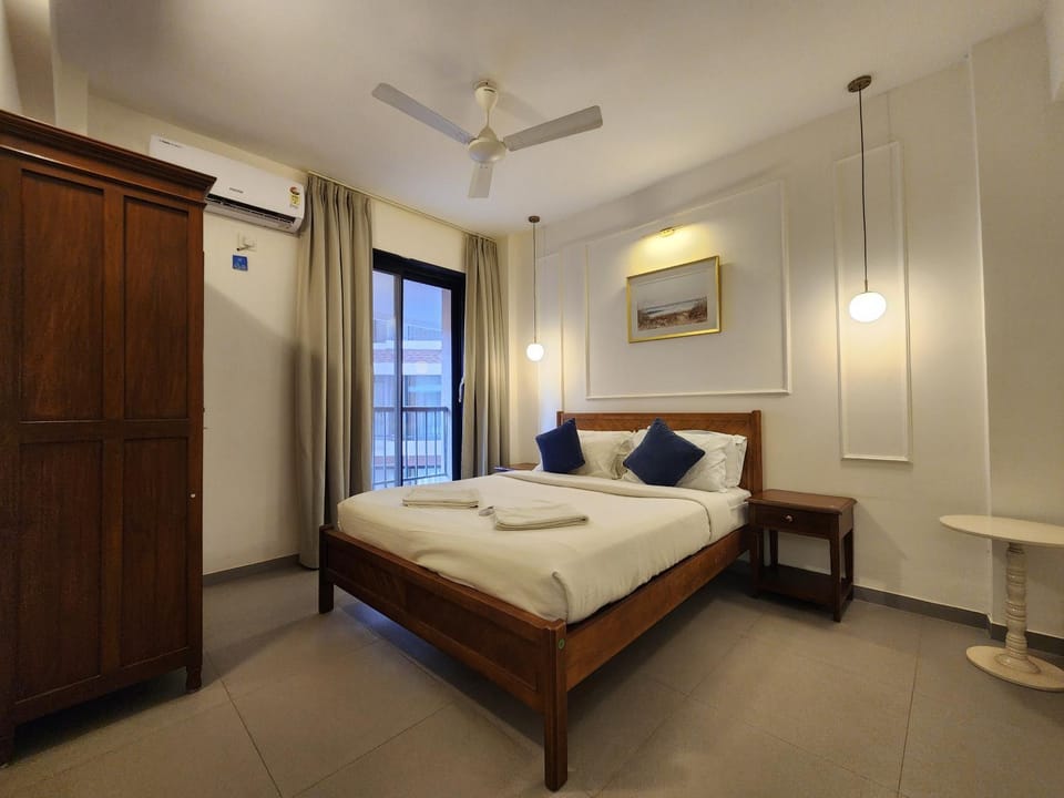 Bed, Photo of the whole room, Bedroom, wardrobe, air conditioner