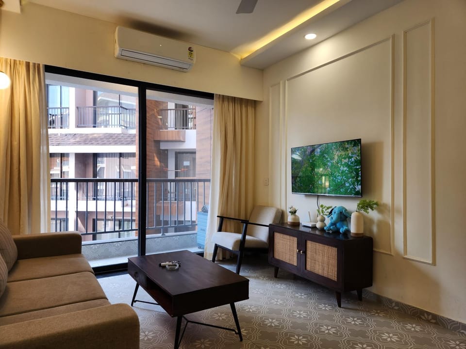 TV and multimedia, Living room, Seating area, air conditioner