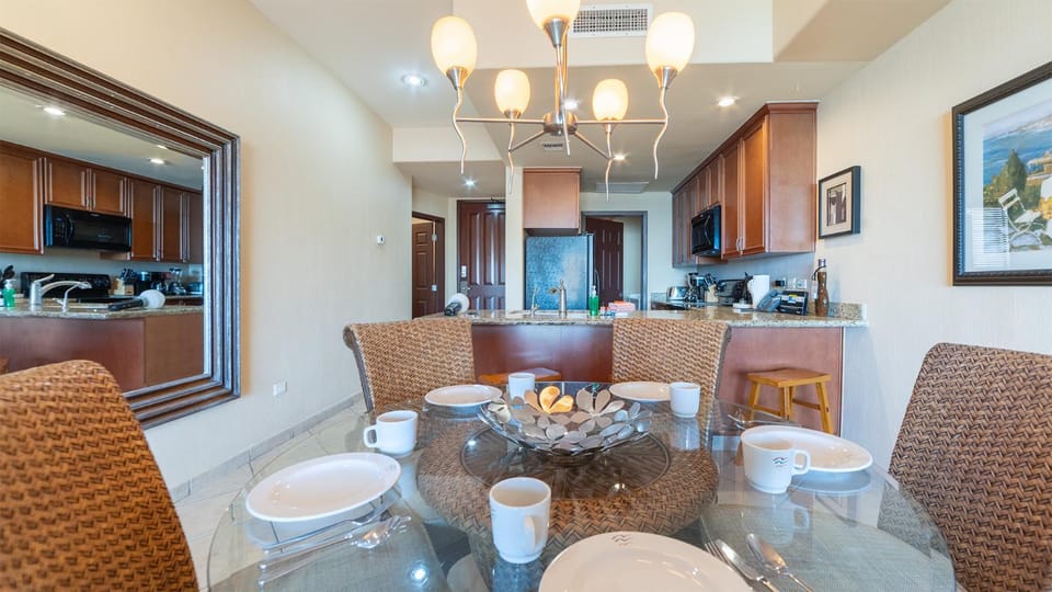 Seating area, Dining area