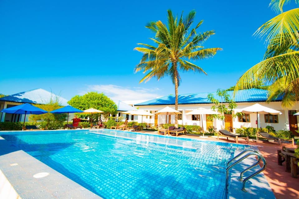 Day, Pool view, Swimming pool, Swimming pool, sunbed