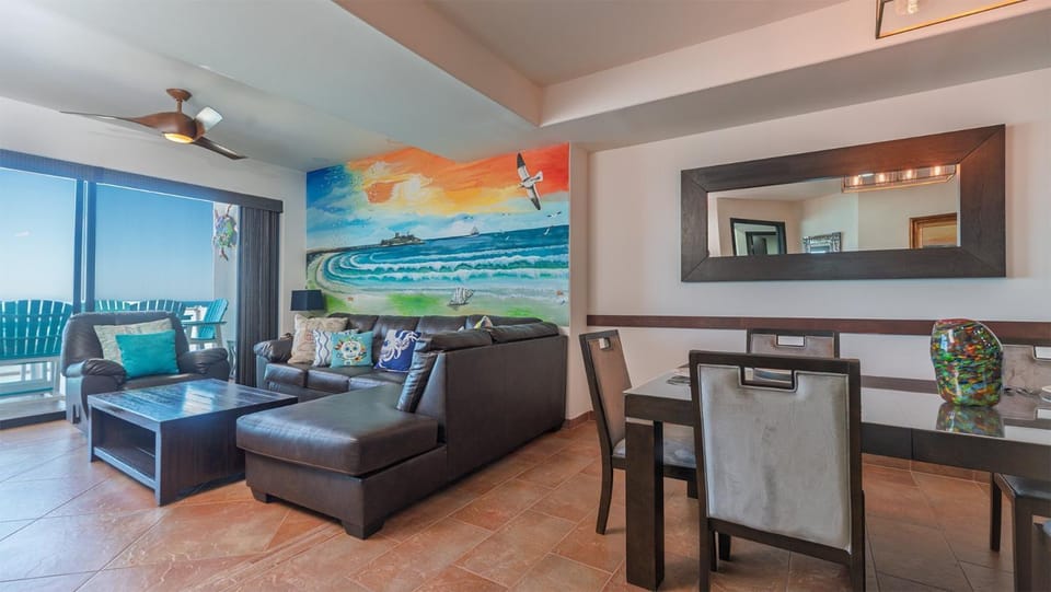 Living room, Seating area, Dining area