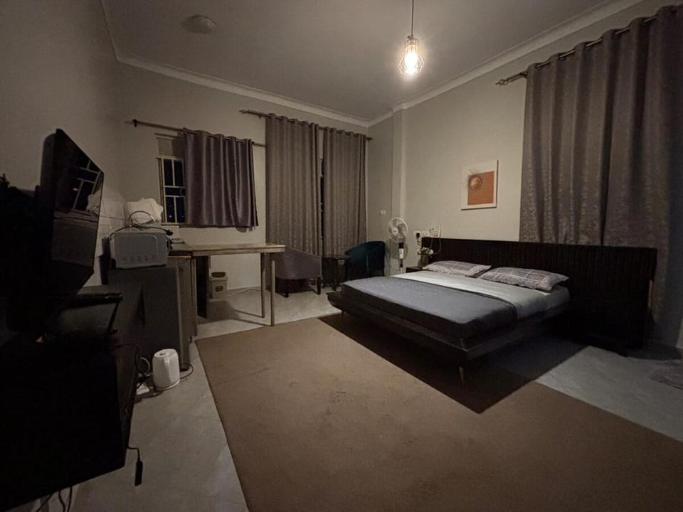 Studio Apartment Bunga near Shell Bunga Apartment in Kampala