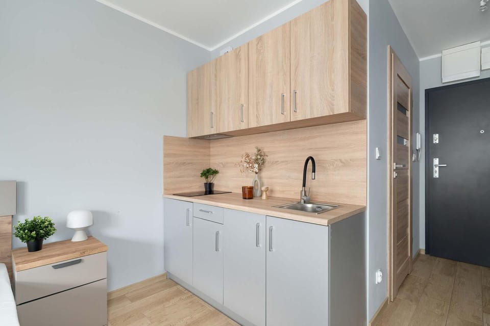 Kitchen or kitchenette, oven, stove
