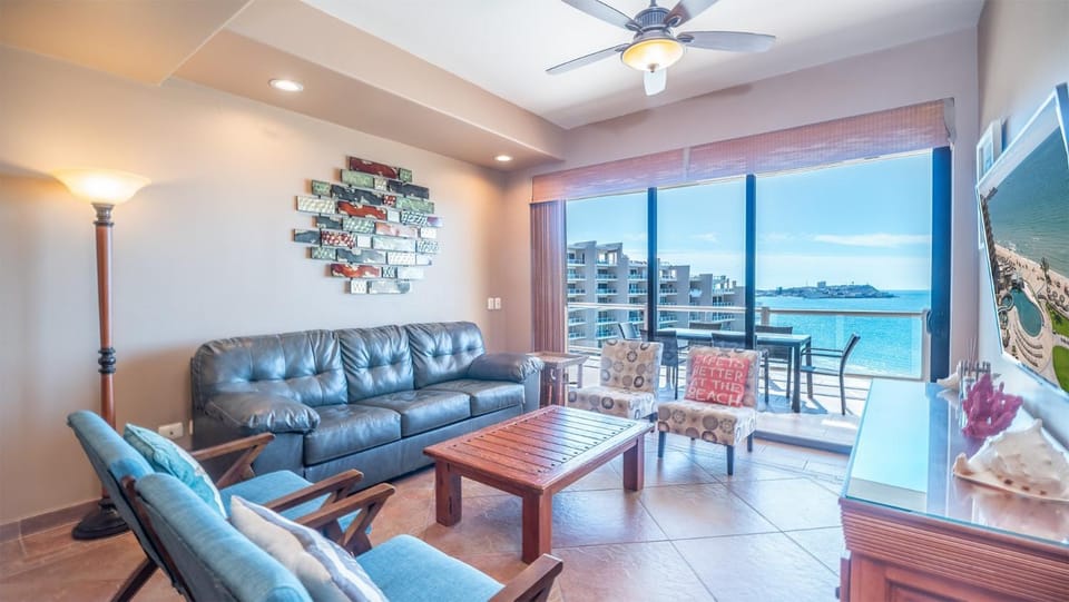 TV and multimedia, Living room, Seating area, Sea view