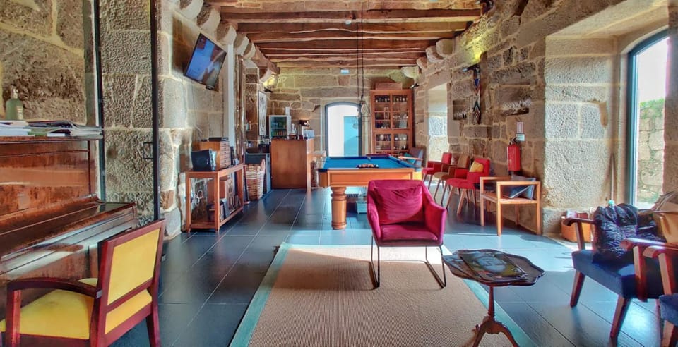Communal lounge/ TV room, Billiard, Lounge or bar