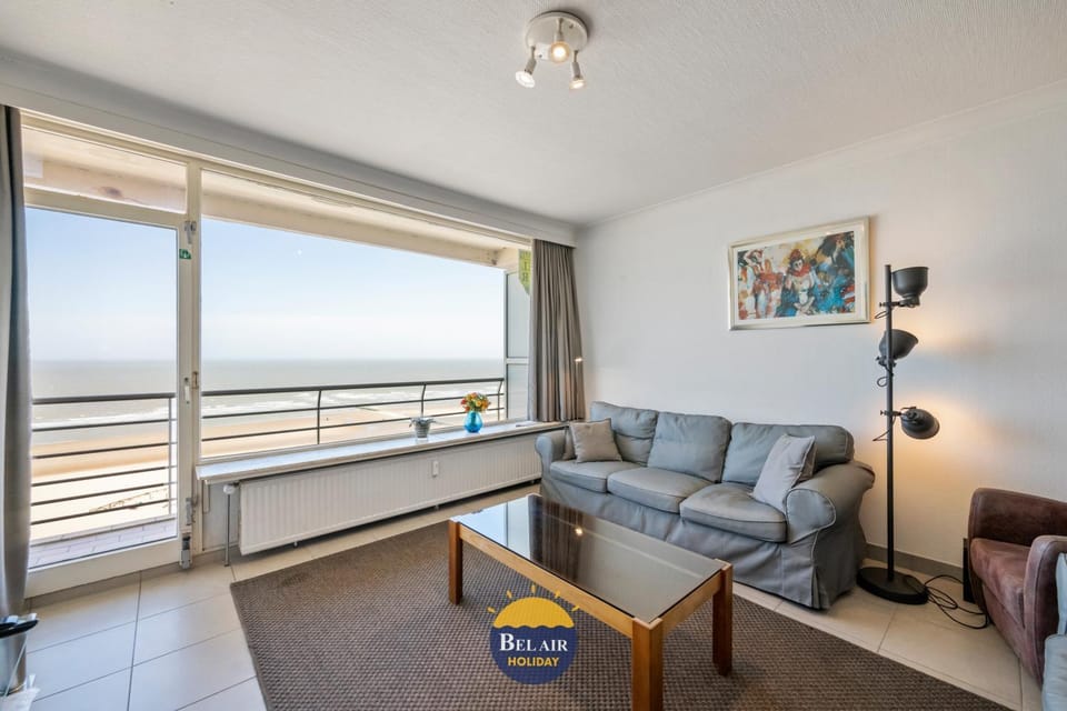 Natural landscape, View (from property/room), Balcony/Terrace, Living room, Seating area, Sea view