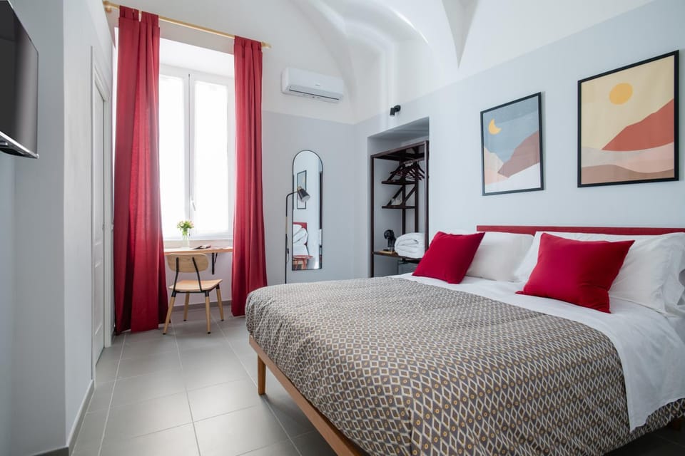 Bed, TV and multimedia, Photo of the whole room, Bedroom, air conditioner