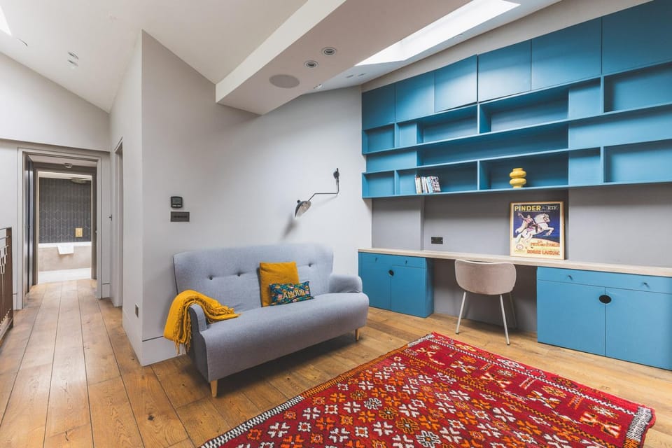 Living room, Seating area