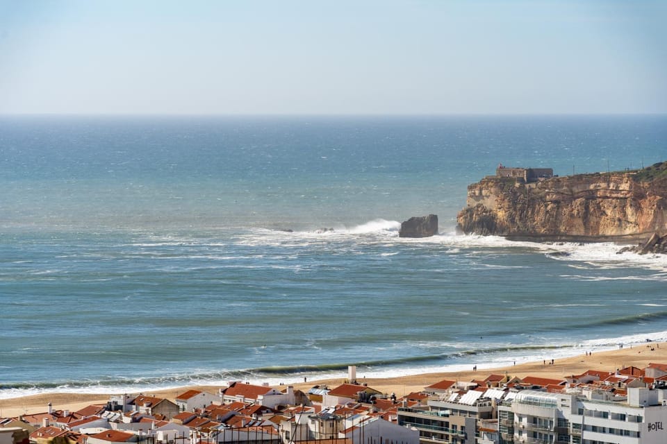 Horizonte Azul - New Renovated with Sea View Apartment in Nazaré