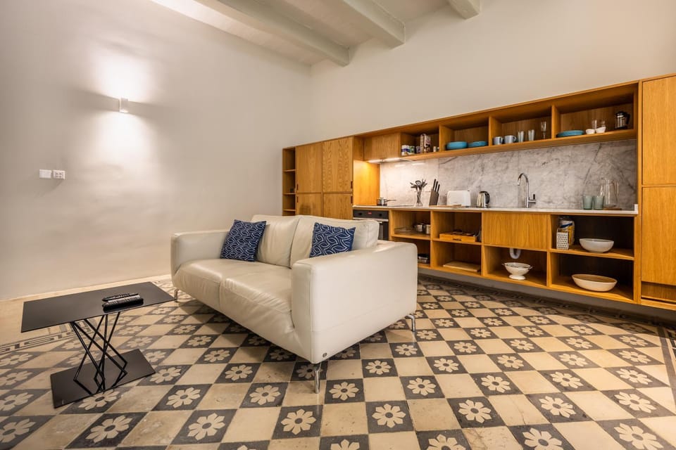 Kitchen or kitchenette, Living room