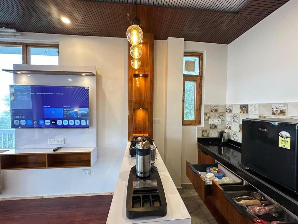 TV and multimedia, Kitchen or kitchenette, toaster