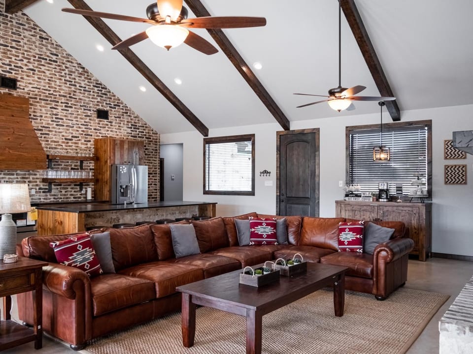 Laguna Vista House in Concan