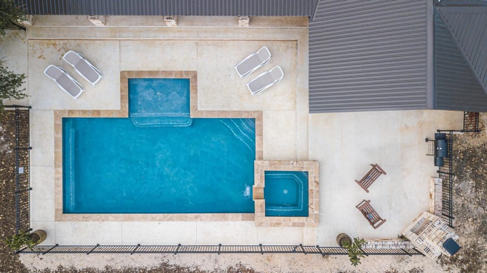 Laguna Vista House in Concan