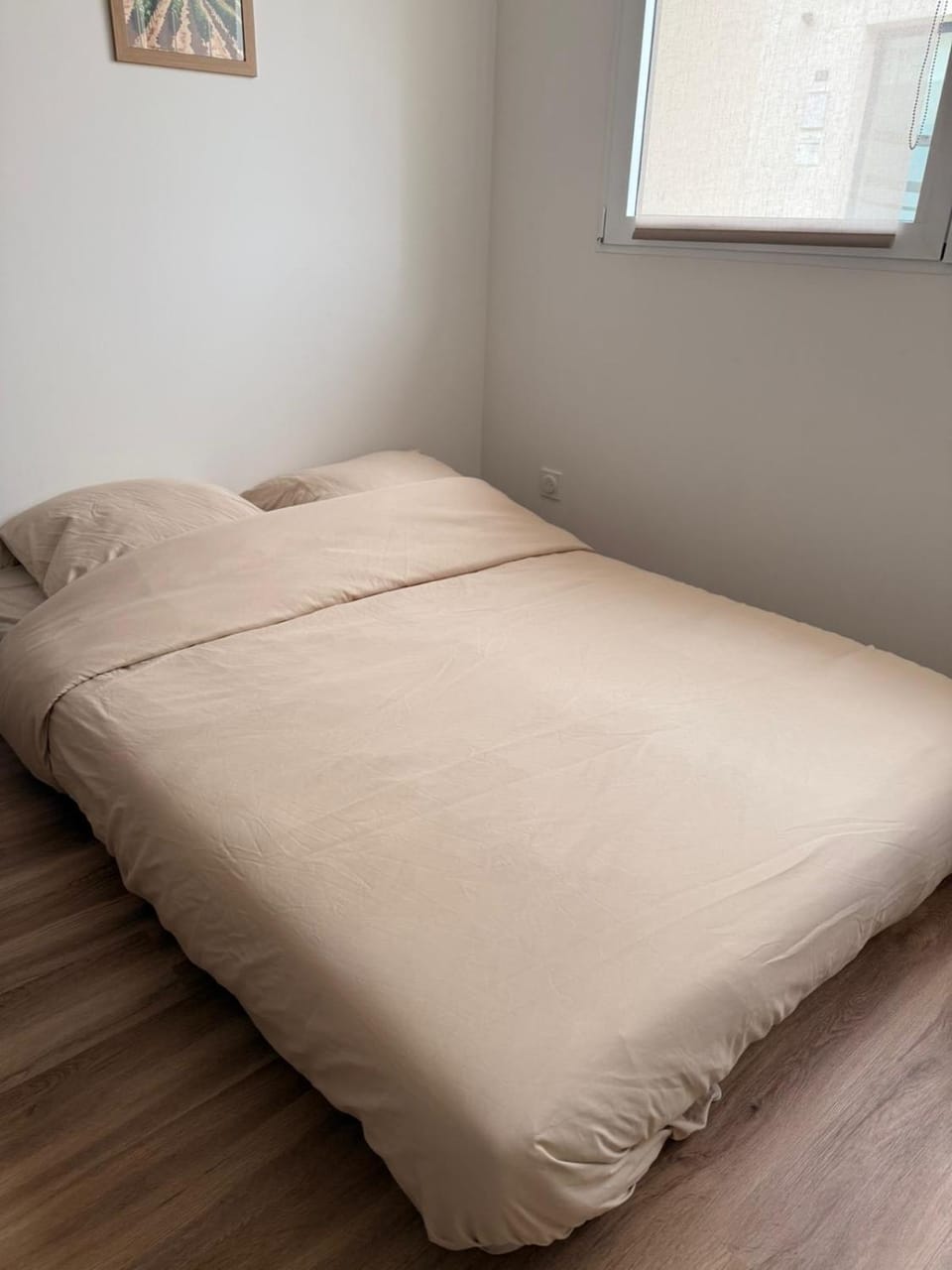 Bed, heating, internet, air conditioner