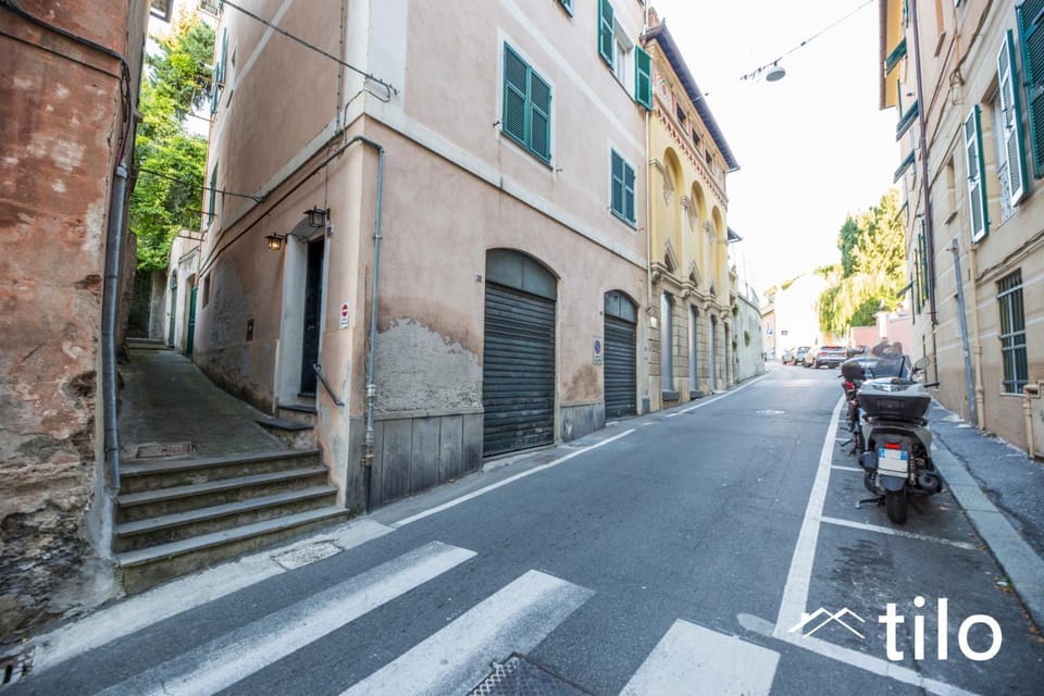 Day, Neighbourhood, Street view, Location, Parking