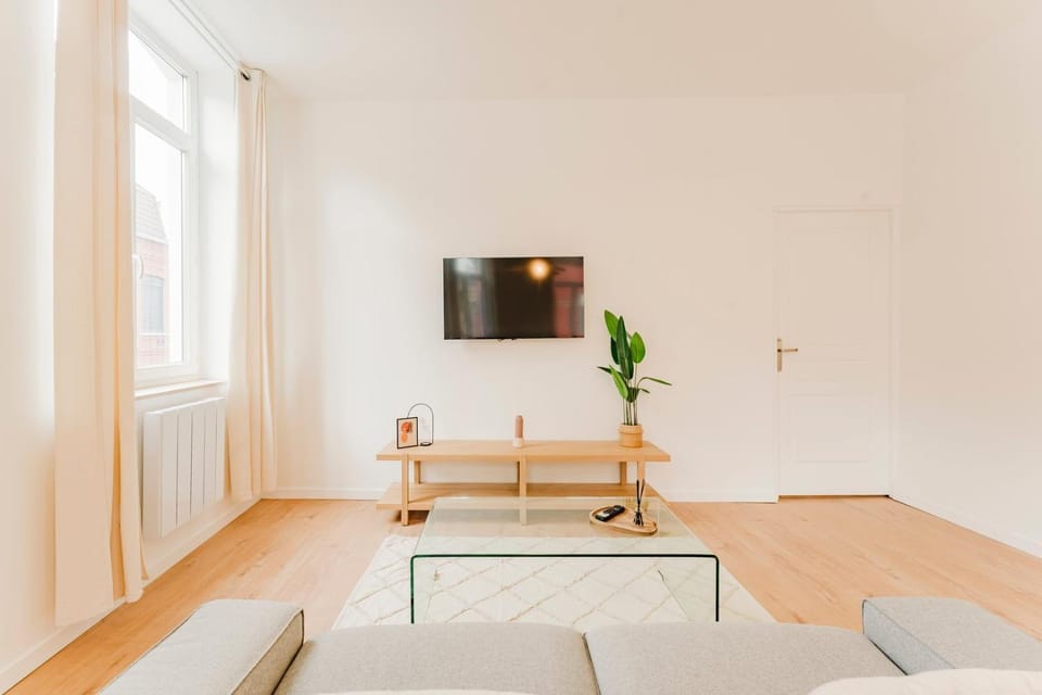 Two-bedroom flat in the centre of Tourcoing Apartment in Flanders