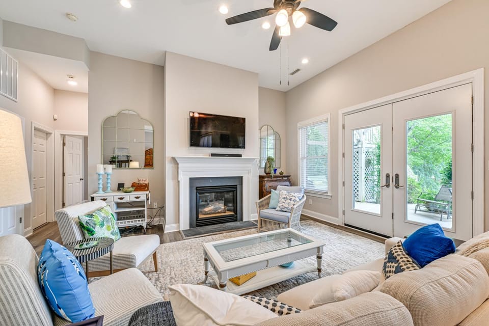 'Sunset Central' - Lake Norman Getaway with Dock Apartment in Lake Norman